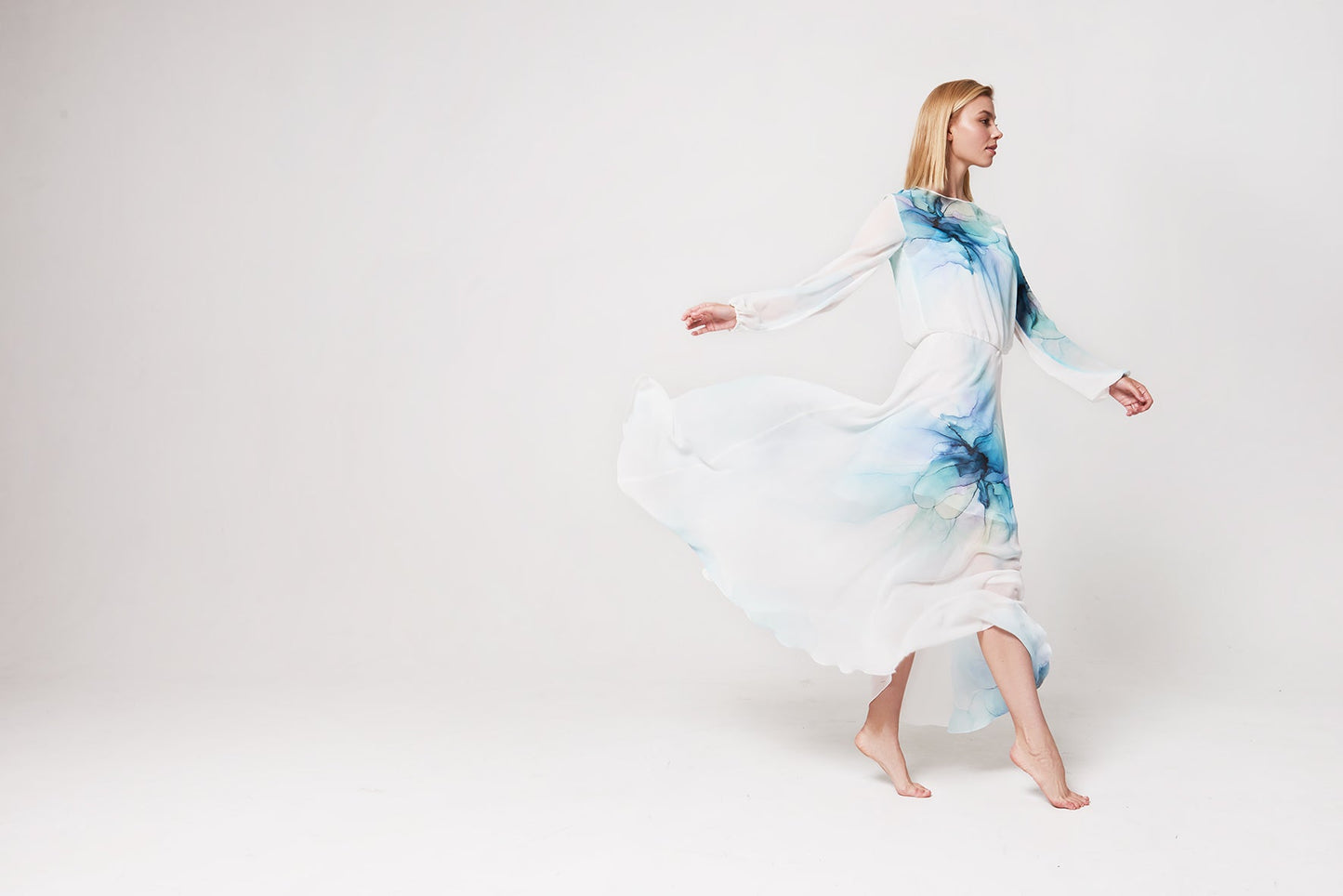 Dress with a hand-drawn flower print