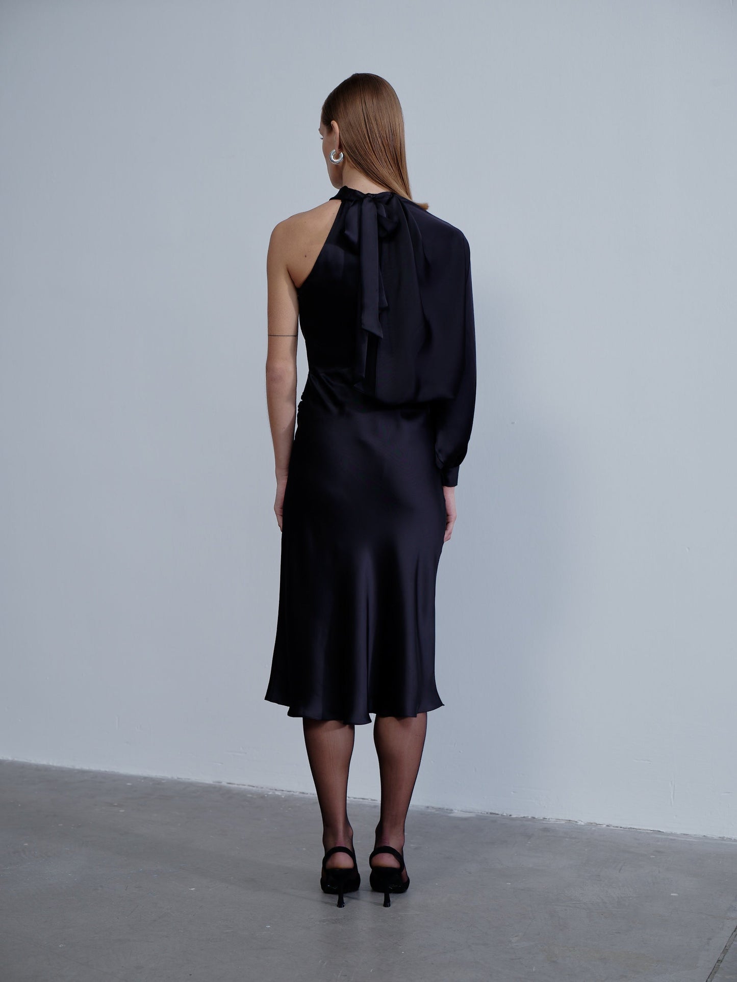 Emillien Asymmetric Satin Dress in Noire