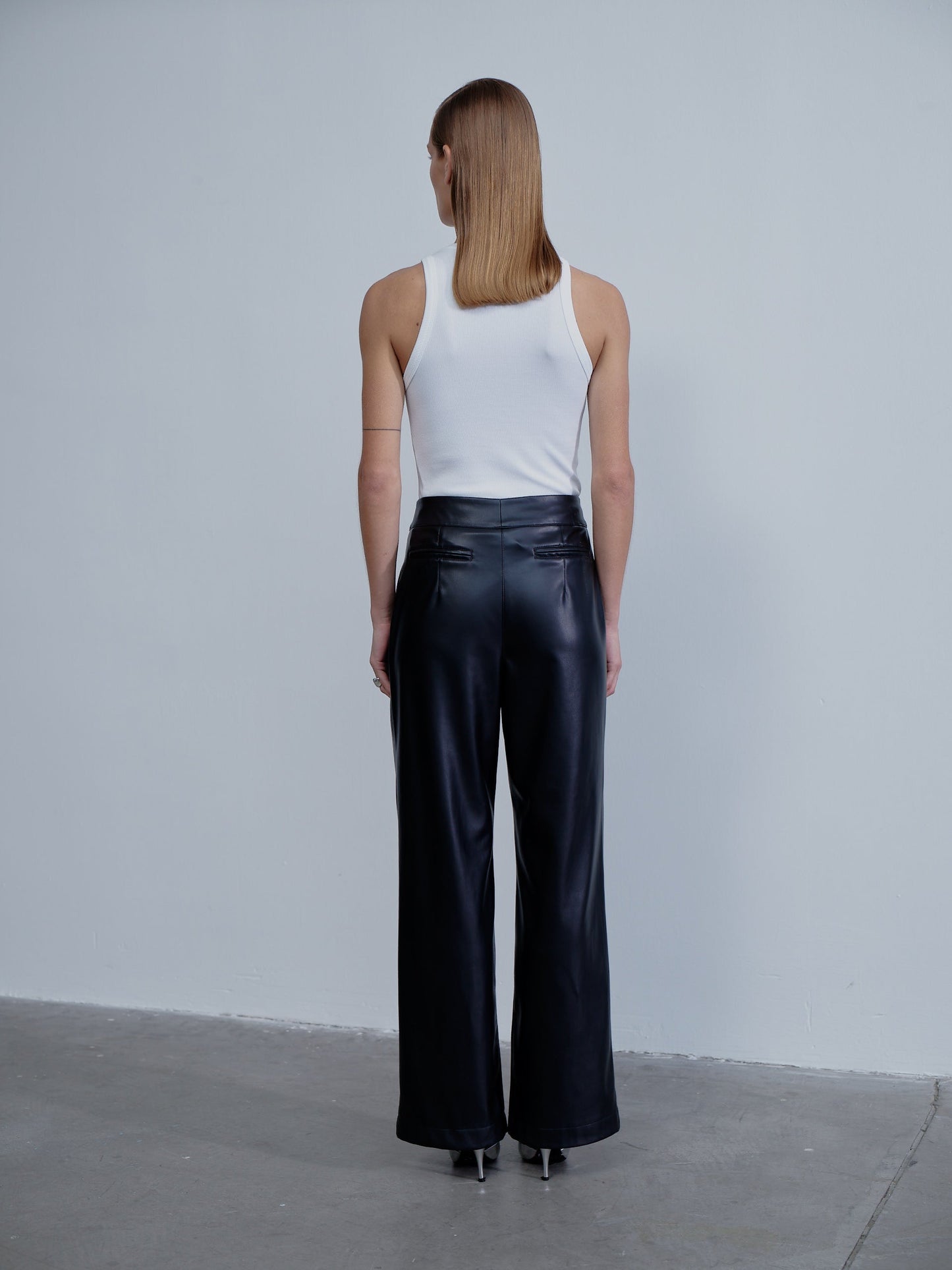 Tina Vegan Leather Trousers in Noire