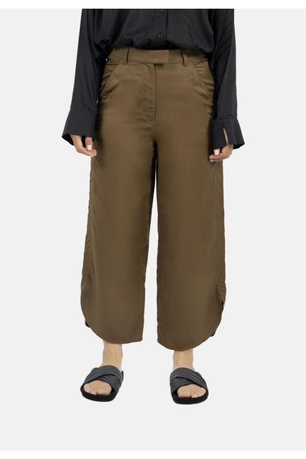 Auckland Pants in Taupe - 1People at LabelRow