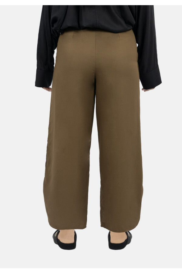 Auckland Pants in Taupe - 1People at LabelRow