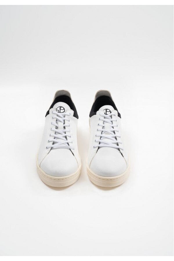 Borås Classic Sneakers Latte Sneaker 1 People 