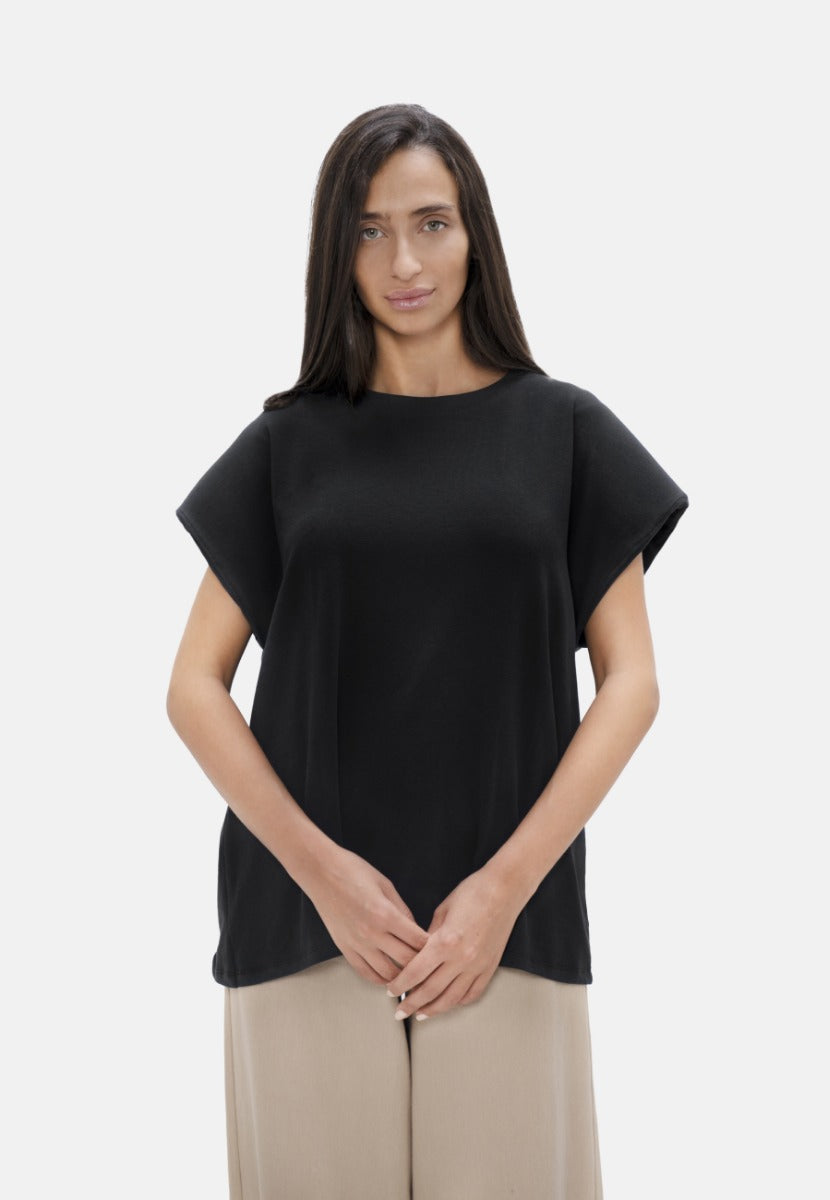 Bold Shoulder Tee in Black